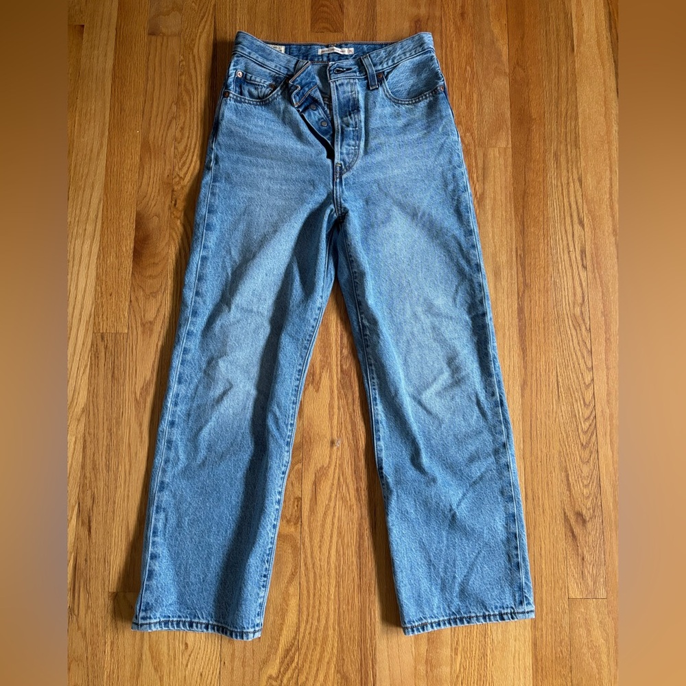 Levi’s Ribcage High Waist Ankle Straight Jean